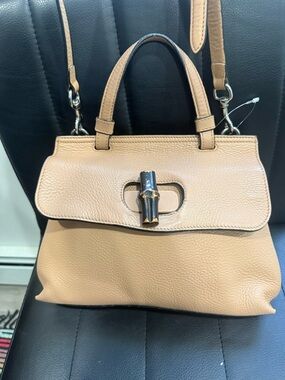 Gucci Tan/Brown Pebbled Leather Shoulder Bag with Tortoiseshell Closure❤️❤️❤️